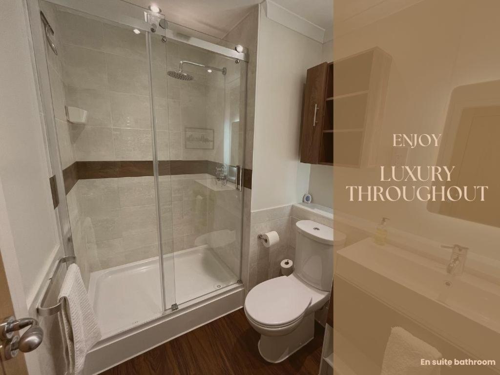 Ultra-Luxury City Centre 2 Bed Apartment, With Free Parking 카디프 외부 사진